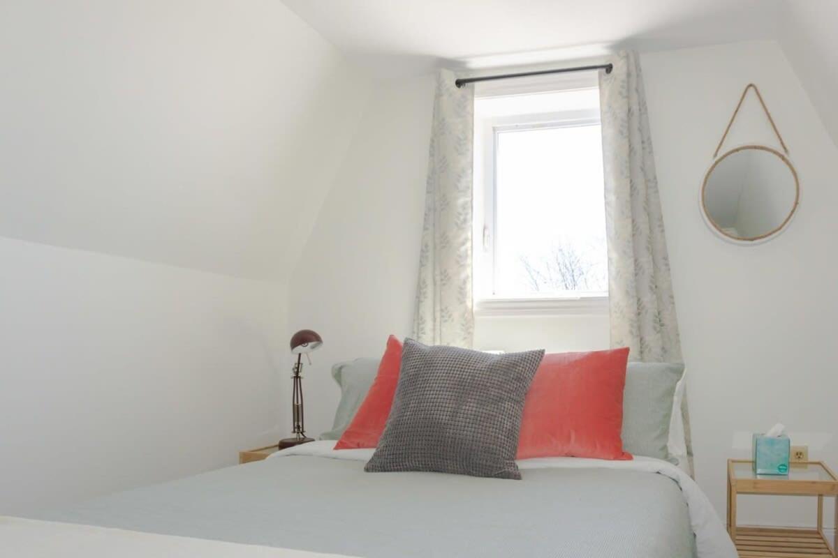 Amazing Location In Saint John 2 Bedroom Modern Parking New Exteriör bild