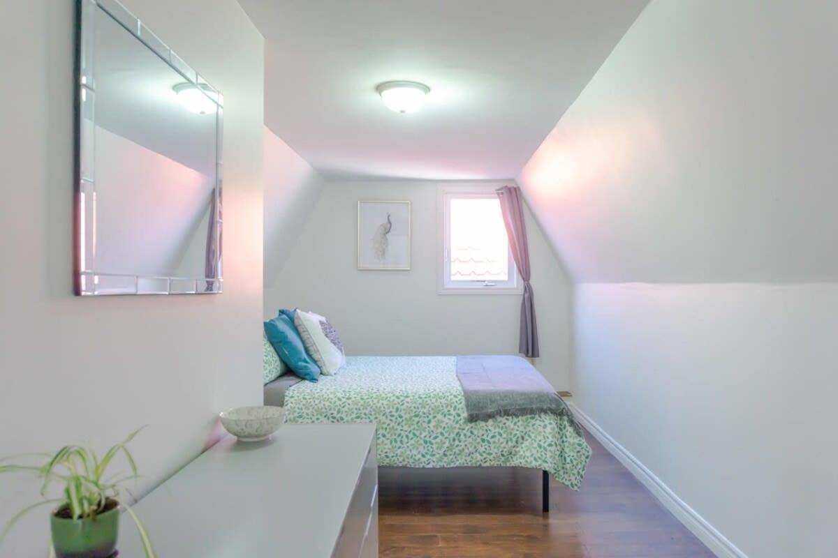Amazing Location In Saint John 2 Bedroom Modern Parking New Exteriör bild