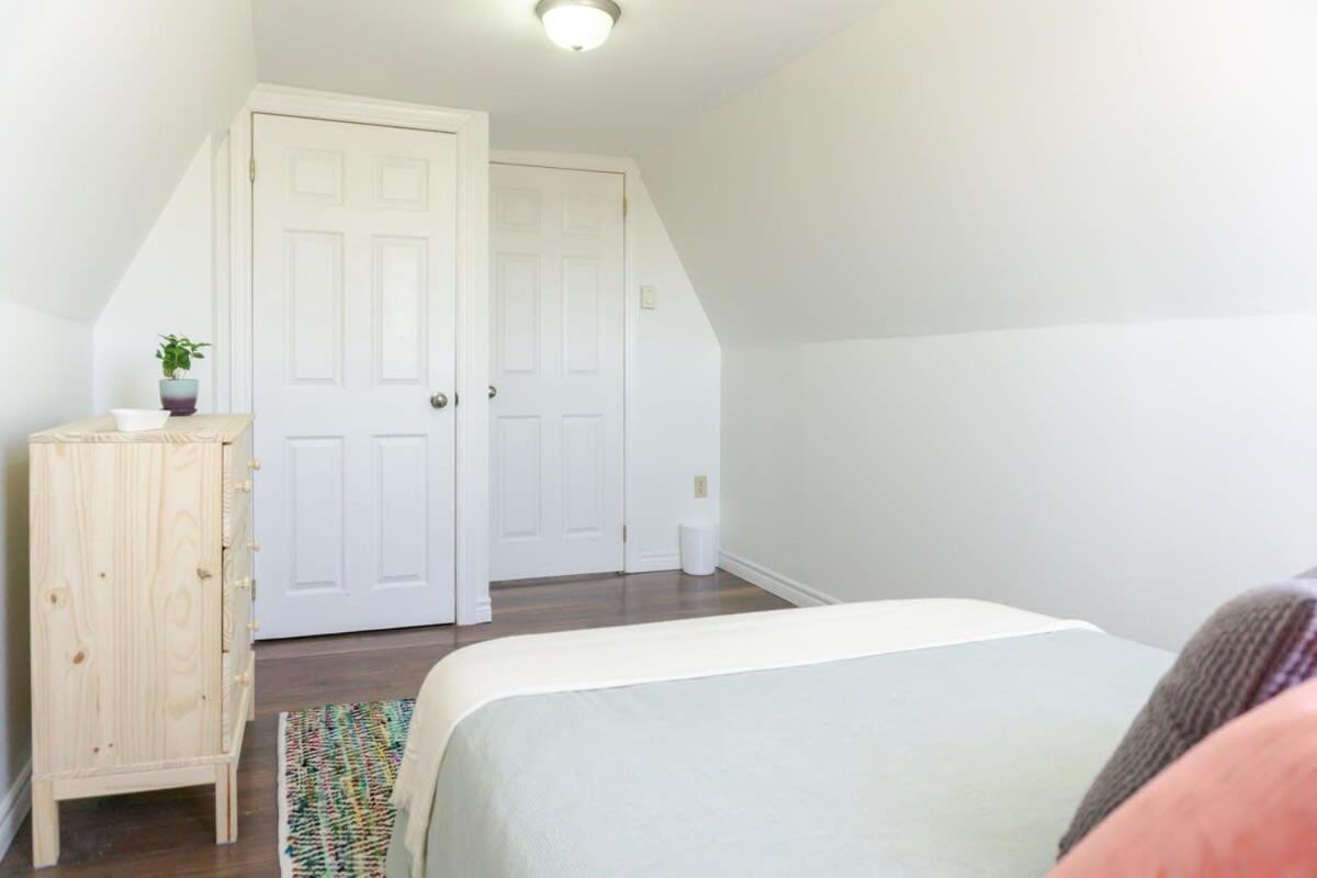 Amazing Location In Saint John 2 Bedroom Modern Parking New Exteriör bild